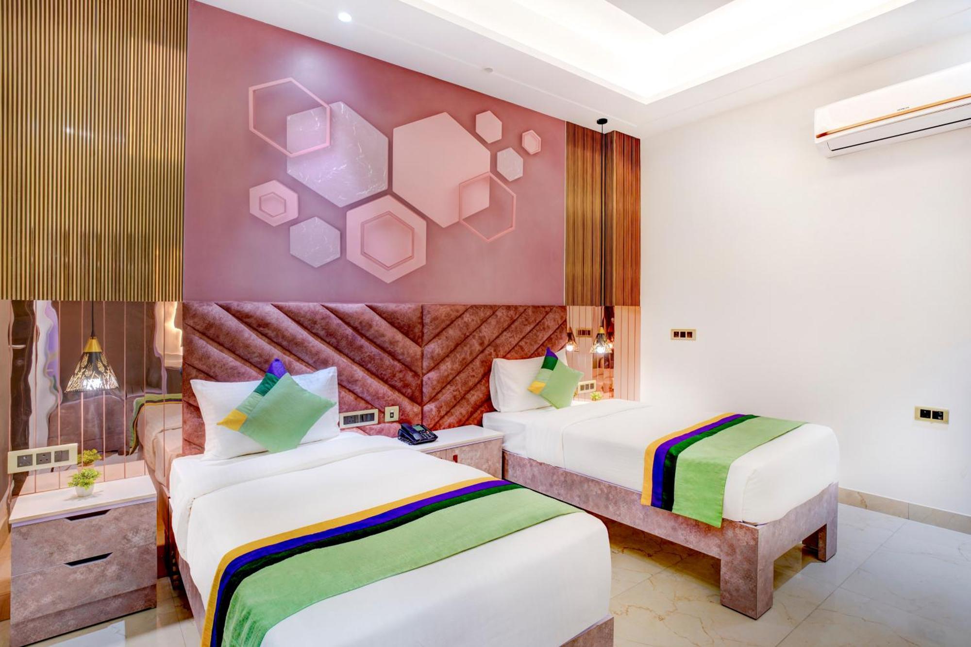 Treebo Corporate Inn Ноида Екстериор снимка